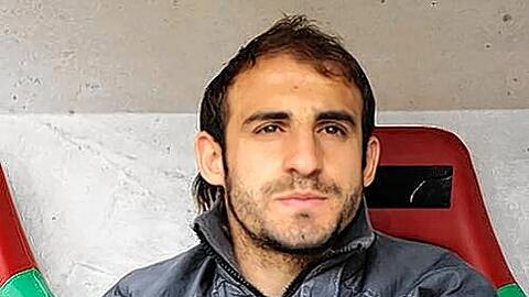 Kontakt ja, Unterschrift nein: Javier Pinola.