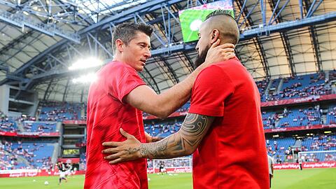 (Noch) Kollegen beim FC Bayern: Robert Lewandowski (li.) und Arturo Vidal.