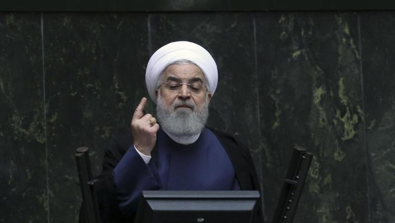 Der iranische Präsident Ruhani wirft Donald Trump wegen seiner Sanktionspolitik "Wirtschaftsterrorismus" gegen den Iran vor. Der iranische Präsident Ruhani wirft Donald Trump wegen seiner Sanktionspolitik "Wirtschaftsterrorismus" gegen den Iran vor.