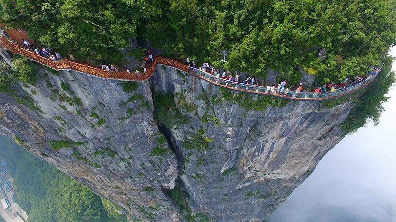 Der Coiling Dragon Cliff Skywalk hat es in sich
