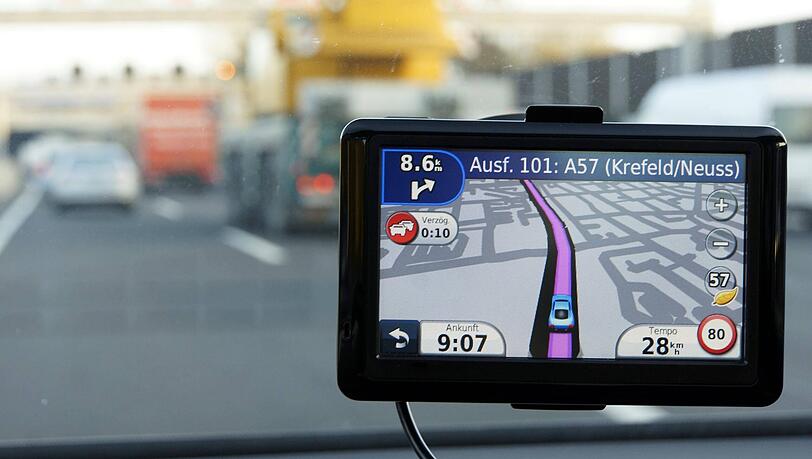 Im Glockenbachviertel ließ ein Sextett Navigationsgeräte aus Autos mitgehen. (Symbolbild)