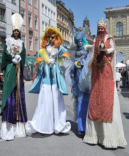 Besser kann das Wetter für eine Geburtstagsparty kaum sein: An diesem Wochenende feiert München seinen 854. Geburtstag. Die AZ zeigt die schönsten Bilder aus der Innenstadt.