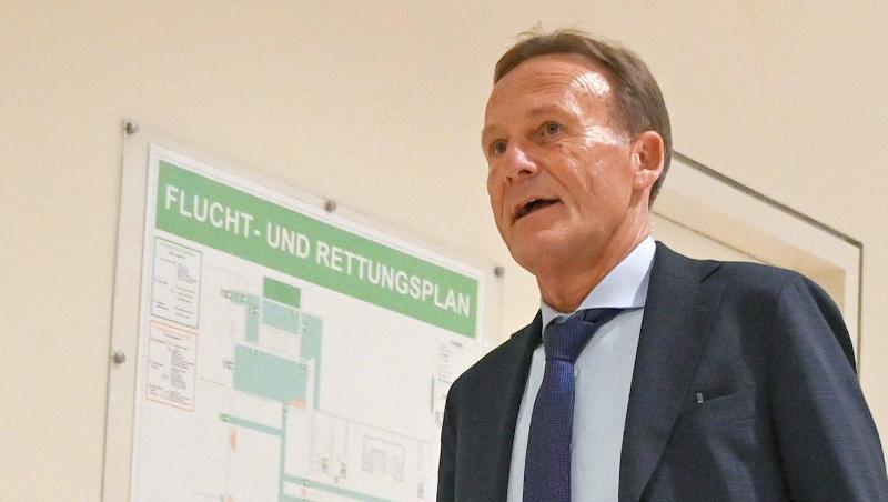 Steht nach seinen Aussagen zur Corona-Krise in der Kritik: Hans-Joachim Watzke, Geschäftsführer von Borussia Dortmund. Steht nach seinen Aussagen zur Corona-Krise in der Kritik: Hans-Joachim Watzke, Geschäftsführer von Borussia Dortmund.