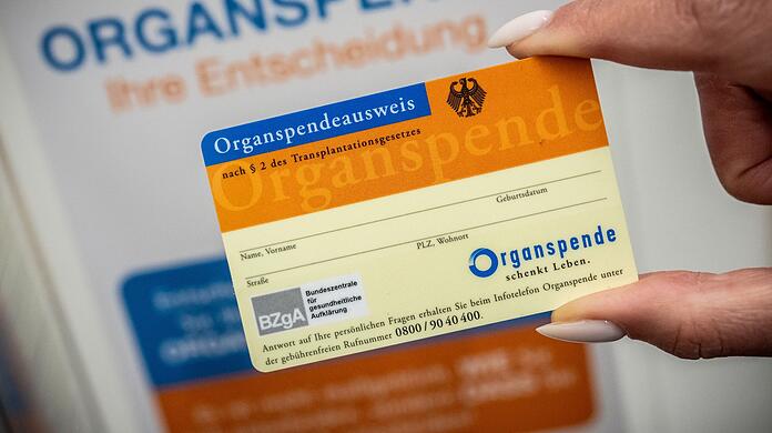 Auf www.organspende-register.de können Menschen ab 16 Jahren dokumentieren, ob sie zu einer Organspende nach dem Tod bereit sind oder nicht.