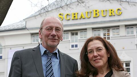 Andrea Gronemeyer und Hans-Georg Küppers vor der Schauburg.