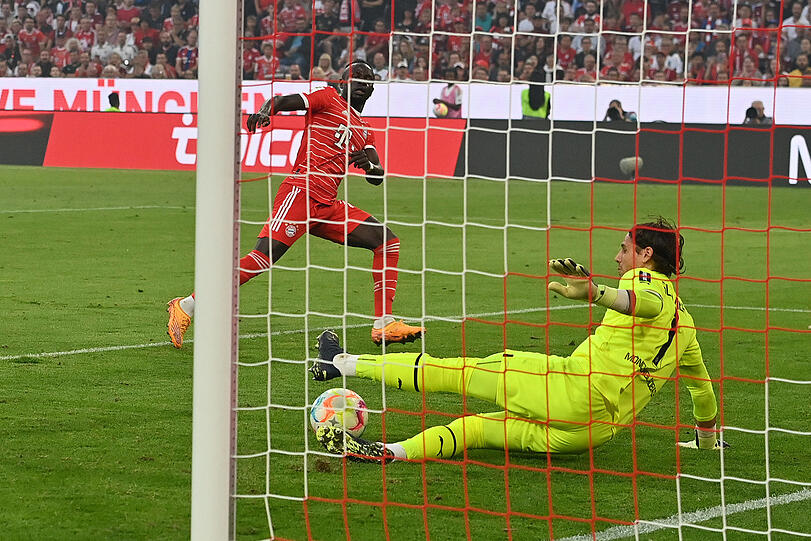 oder Sadio Mané - beim Hinspiel (0:1) brachte Yann Sommer die Bayern-Stars mit seinen insgesamt 19 (!) abgewehrten Torschüssen schier zum verzweifeln. Nun kehrt er im Bayern-Dress nach Gladbach zurück.