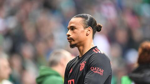 Bayerns Leroy Sane geht nach dem Sieg in die Kabine.