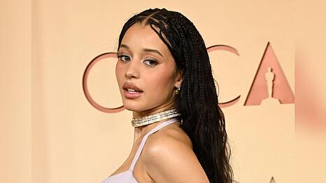 Pastellige T&ouml;ne, wie etwa Chase Infinitis lila Lidschatten bei den Oscars, sind im Fr&uuml;hling besonders verspielt.