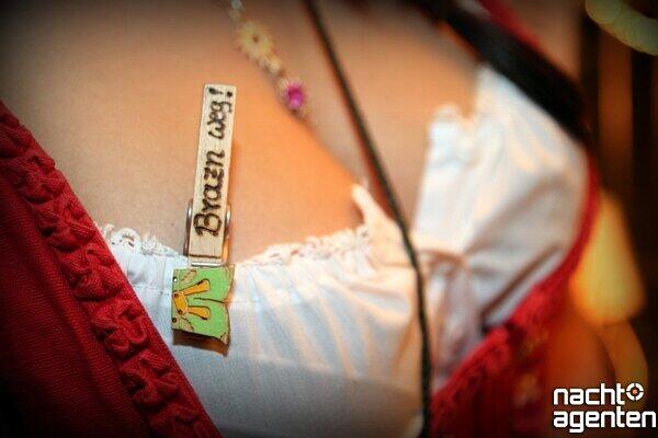 Wild geht's zur Sache bei "Wiesn pornös" in der Nachtgalerie. Mehr Bilder gibt's auf www.nachtagenten.de