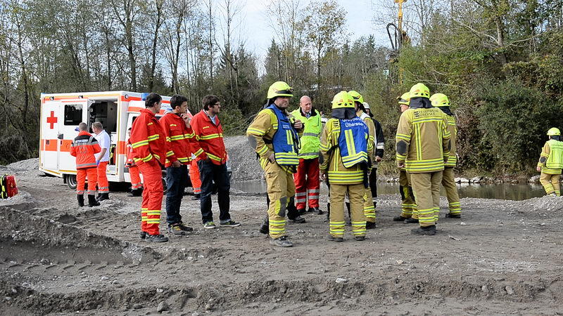An einer Kies-Entnahmestelle am Fluss Tiroler Achen ereignete sich der schwere Unfall.