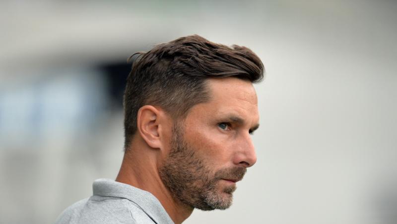 Der Fürther Trainer Stefan Leitl schaut in die Runde. Foto: Timm Schamberger/Archivbild Der Fürther Trainer Stefan Leitl schaut in die Runde. Foto: Timm Schamberger/Archivbild