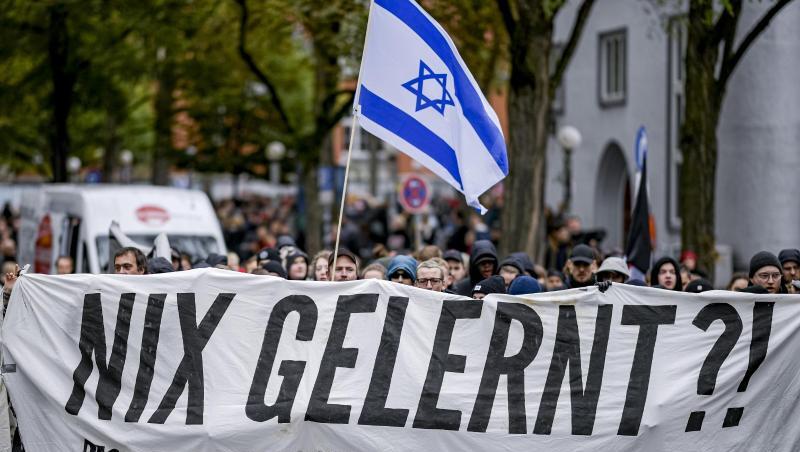 Nach dem Anschlags in Halle: Demonstration gegen Rechtsextremismus in Hamburg. Nach dem Anschlags in Halle: Demonstration gegen Rechtsextremismus in Hamburg.