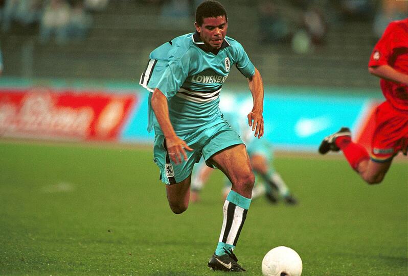 Michel Dinzey: Spielte von 1998 bis 2000 für die Löwen
