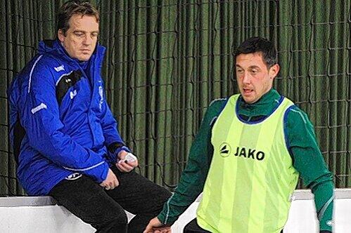 Gekommen,um zu bleiben: Trainer Mike Büskens ist von Miroslav Slepickas Leistungen angetan.