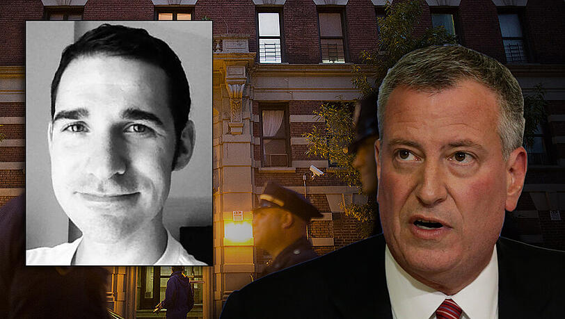 New Yorks Bürgermeister Bill de Blasio hat den ersten Ebola-Fall in New York offiziell bestätigt. In dem Haus im Hintergrund wohnt der infizierte Arzt Craig Spencer (l). New Yorks Bürgermeister Bill de Blasio hat den ersten Ebola-Fall in New York offiziell bestätigt. In dem Haus im Hintergrund wohnt der infizierte Arzt Craig Spencer (l).