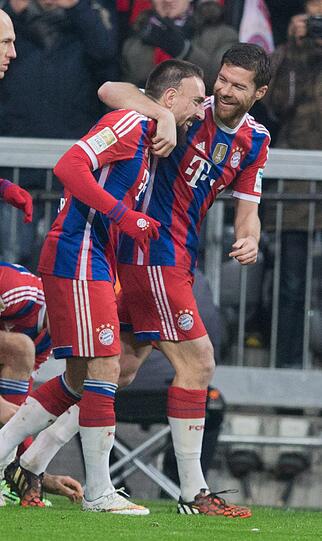 FRANCK RIBÉRY NOTE 2
Viel Defensivarbeit für den Franzosen, nach vorne Probleme mit dem geschickten und flinken Jedvaj. Verlor zu viele Bälle. War aber dann zur Stelle: Sein Linksschuss war Pflichtspieltreffer Nummer 100. Chapeau!