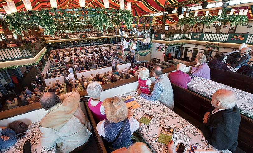 Wiesn-Gottesdienst am Donnerstag - die Bilder aus dem Marstall.