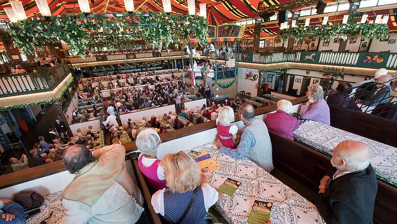 Wiesn-Gottesdienst am Donnerstag - die Bilder aus dem Marstall. Wiesn-Gottesdienst am Donnerstag - die Bilder aus dem Marstall.