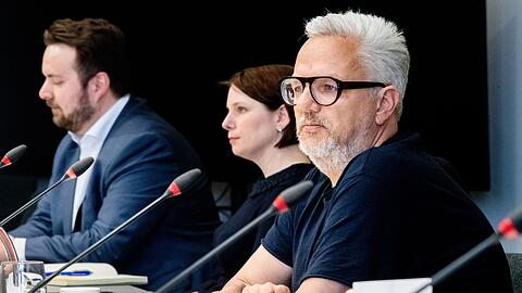 Florian Pfeffer (r-l), Landesvorstandssprecher von Bündnis 90/Die Grünen, Julia Tiedemann, Landesvorsitzende der Bürger in Wut (BiW) in Bremen, und Claas Bansemer, Generalsekretär der FDP in Bremen.