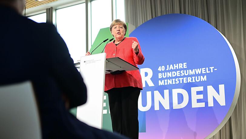 Die frühere Kanzlerin Angela Merkel (CDU) fordert mehr Aufmerksamkeit für den Klimaschutz ein. Die frühere Kanzlerin Angela Merkel (CDU) fordert mehr Aufmerksamkeit für den Klimaschutz ein.