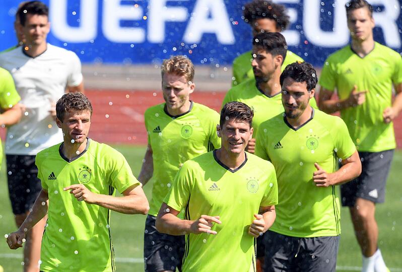 Vor dem Viertelfinale gegen Italien: Die Bilder vom Abschlusstraining der deutschen Nationalmannschaft.