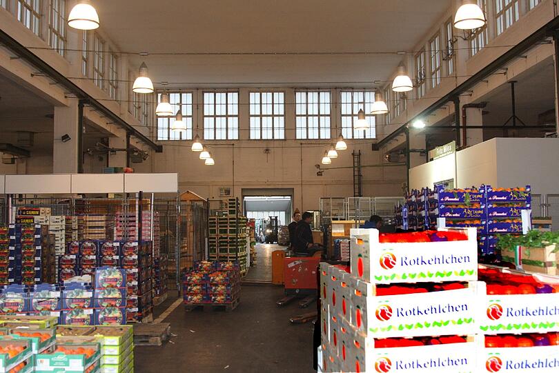 Die alte Großmarkthalle hat dann ausgedient: Die Stadt will eine neue größere Halle bauen.