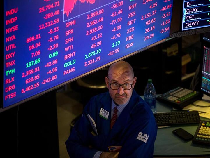 Nach den panikartigen Verkäufen zu Wochenbeginn haben sich die Aktienkurse an der Wall Street am Dienstag stabilisiert.