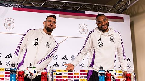 Nach dem Double jetzt der EM-Titel? Robert Andrich (l.) und Jonathan Tah.