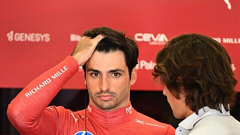 Noch ist unklar für welchen Rennstall der Spanier Carlos Sainz kommende Saison antritt.