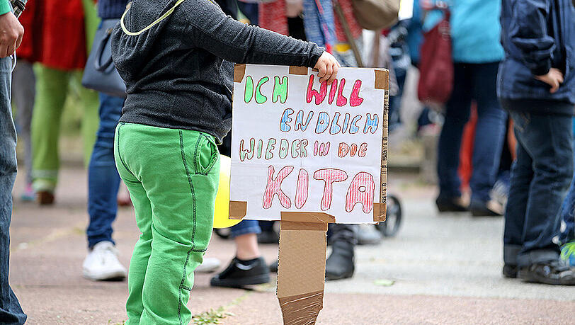 Es drohten neue Kita-Streiks. Jetzt einigte man sich auf mehr Geld. Es drohten neue Kita-Streiks. Jetzt einigte man sich auf mehr Geld.