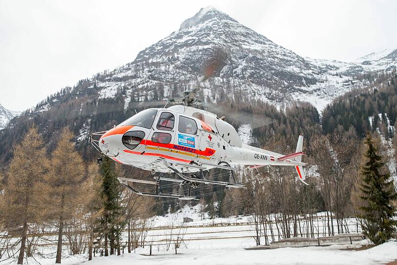 Am Großvenediger in Osttirol ist ein Mann aus Ingolstadt in eine Gletscherspalte gestürzt. Die Bilder vom Rettugnseinsatz.