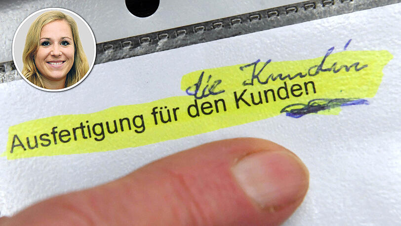Eine Sparkassen-Kundin will die weibliche Form auf Formularen durchsetzen. Eine Sparkassen-Kundin will die weibliche Form auf Formularen durchsetzen.