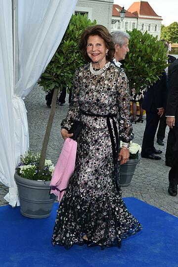 Königin Silvia bei der Ankunft am Samstag auf Schloss Nymphenburg.