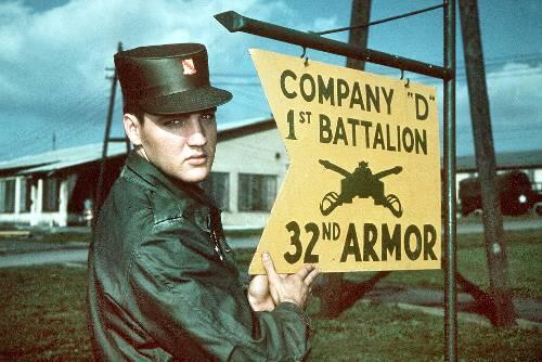 Das Original: Elvis Presley kam vor 50 Jahren als US-Soldat nach Deutschland.
