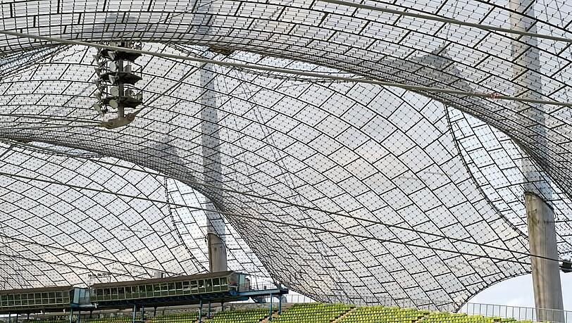 Wird laut Stadtrat-Entscheidung ab 2026 saniert: das Zeltdach im Olympiapark.