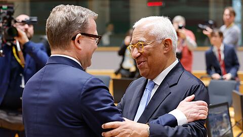 Der finnische Ministerpr&auml;sident Petteri Orpo (l) warf Orban vor, die Ukraine im Wahlkampf zu instrumentalisieren. Ratspr&auml;sident Ant&oacute;nio Costa nannte das Vorgehen Orbans inakzeptabel.