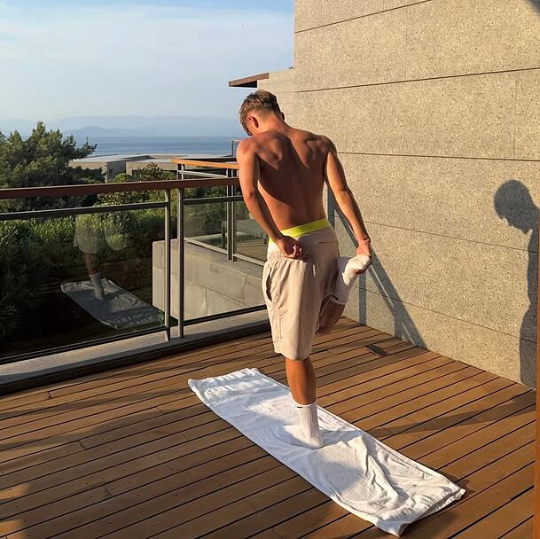 Training mit Ausblick: Lennart Karl arbeitet auch in Spanien am Comeback. Training mit Ausblick: Lennart Karl arbeitet auch in Spanien am Comeback.