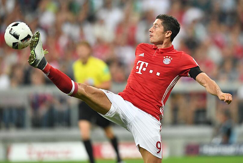 Robert Lewandowski Note 1: Lewy ballert schon wieder los! Eiskalt, wie er Wiedwald aus spitzem Winkel nach Ribéry-Pass zum 2:0 überwand (13.). Artistisch, wie er Müllers Präzisionsflanke per rechter Außenseite zum 3:0 ins Tor drückte (46.). Traf auch noch die Latte (39.) &ndash; eine ständige Bedrohung. Auch vom Punkt sicher