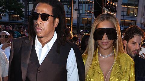 Jay-Z und Beyoncé gelten als eines der mächtigsten Paare der US-amerikanischen Musikszene. Sie sind seit 2008 verheiratet und haben drei Kinder.
