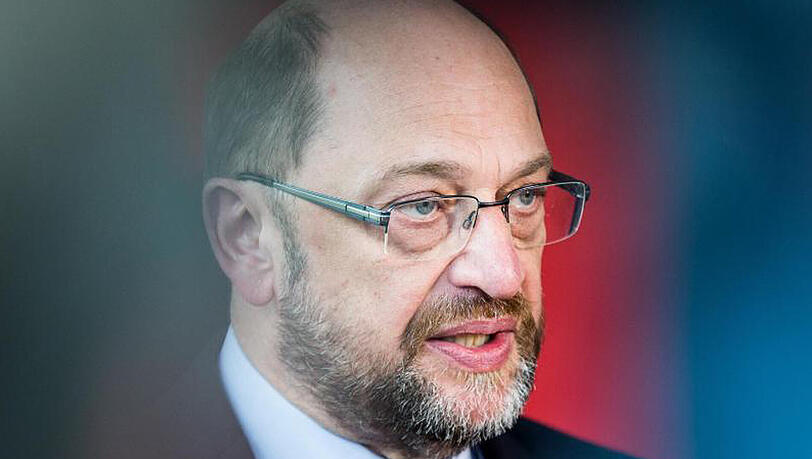 Schulz findet die Vorwürfe der AfD gegen die Kirchen "unfassbar und abscheulich". Schulz findet die Vorwürfe der AfD gegen die Kirchen "unfassbar und abscheulich".