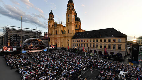 Das gespannte Publikum bei Klassik am Odeonsplatz.