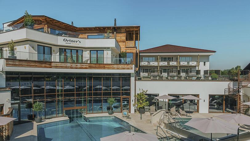 Das Ortner’s Resort am Ortsrand von Bad Füssing – aus München ist das Fünf-Sterne-Hotel in knapp zwei Autostunden erreichbar.