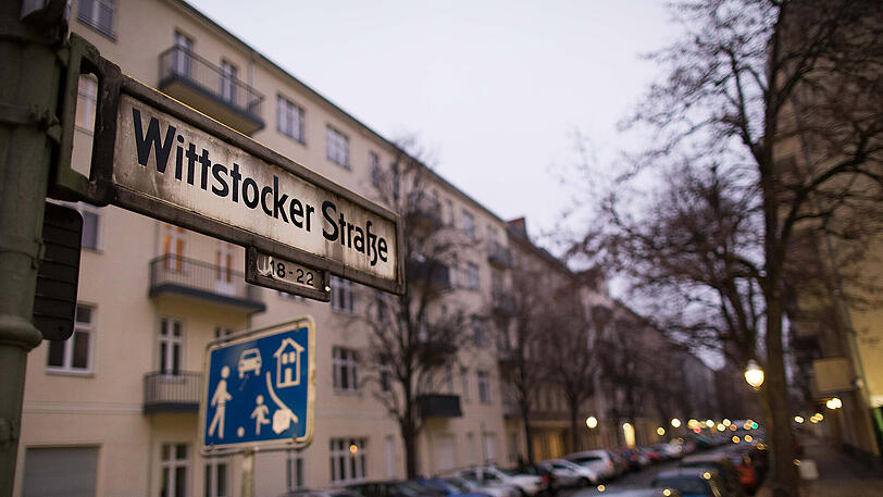 Die Wittstocker Straße in Berlin - Moabit. Hier sollen am frühen Morgen Stuttgarter Ermittler elektronische Geräte beschlagnahmt haben.