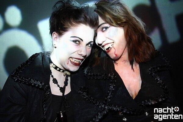 Halloween OP Kölsch im neuraum. Mehr Bilder unter: www.nachtagenten.de.