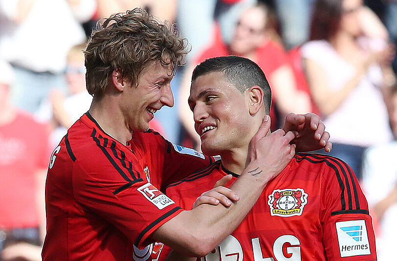 Bald richtig Teamkameraden: Stefan Kießling (l) und Kyriakis Papadopoulos.