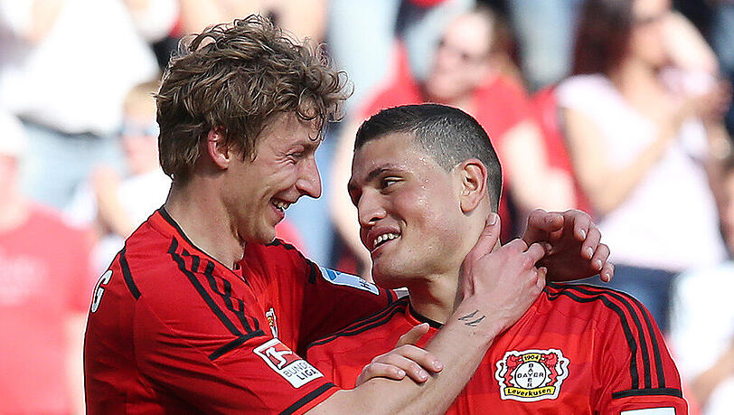 Bald richtig Teamkameraden: Stefan Kießling (l) und Kyriakis Papadopoulos. Bald richtig Teamkameraden: Stefan Kießling (l) und Kyriakis Papadopoulos.