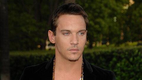 Schauspieler Jonathan Rhys Meyers wird in die Rolle des Sir James Brooke schlüpfen