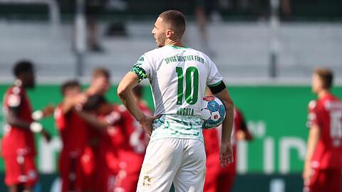 Die Fürther um Torschütze Branimir Hrgota kamen trotz Überzahl nicht über ein Remis gegen Bielefeld hinaus.