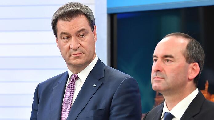 Markus Söder (CSU) und Hubert Aiwanger (Freie Wähler): Die Koalition hält – vorerst.