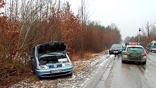 Von der Straße abgekommen: Der VW Sharan der 37-jährigen Angestellten.